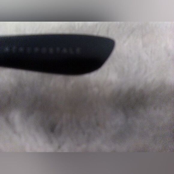 Gently Used Aeropostale Classic Sunglasses” UNISEX - Picture 4 of 4